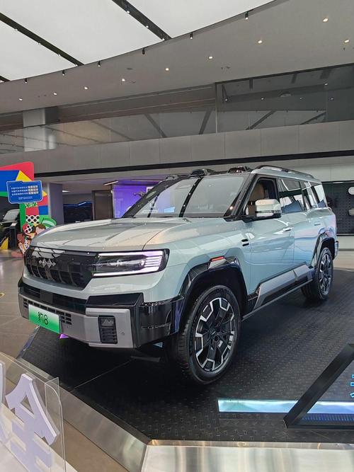 重庆198比亚迪方程豹硬派越野的爆款，英菲尼迪35周年与你共成长